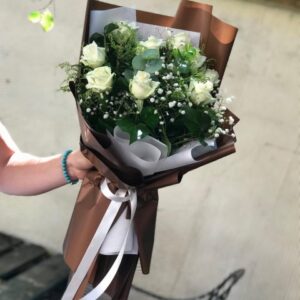 9 Adet Beyaz Gül Buketi