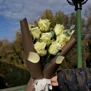 7 Adet Beyaz Gül Buketi