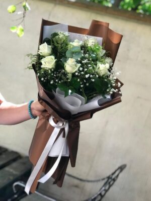 9 Adet Beyaz Gül Buketi